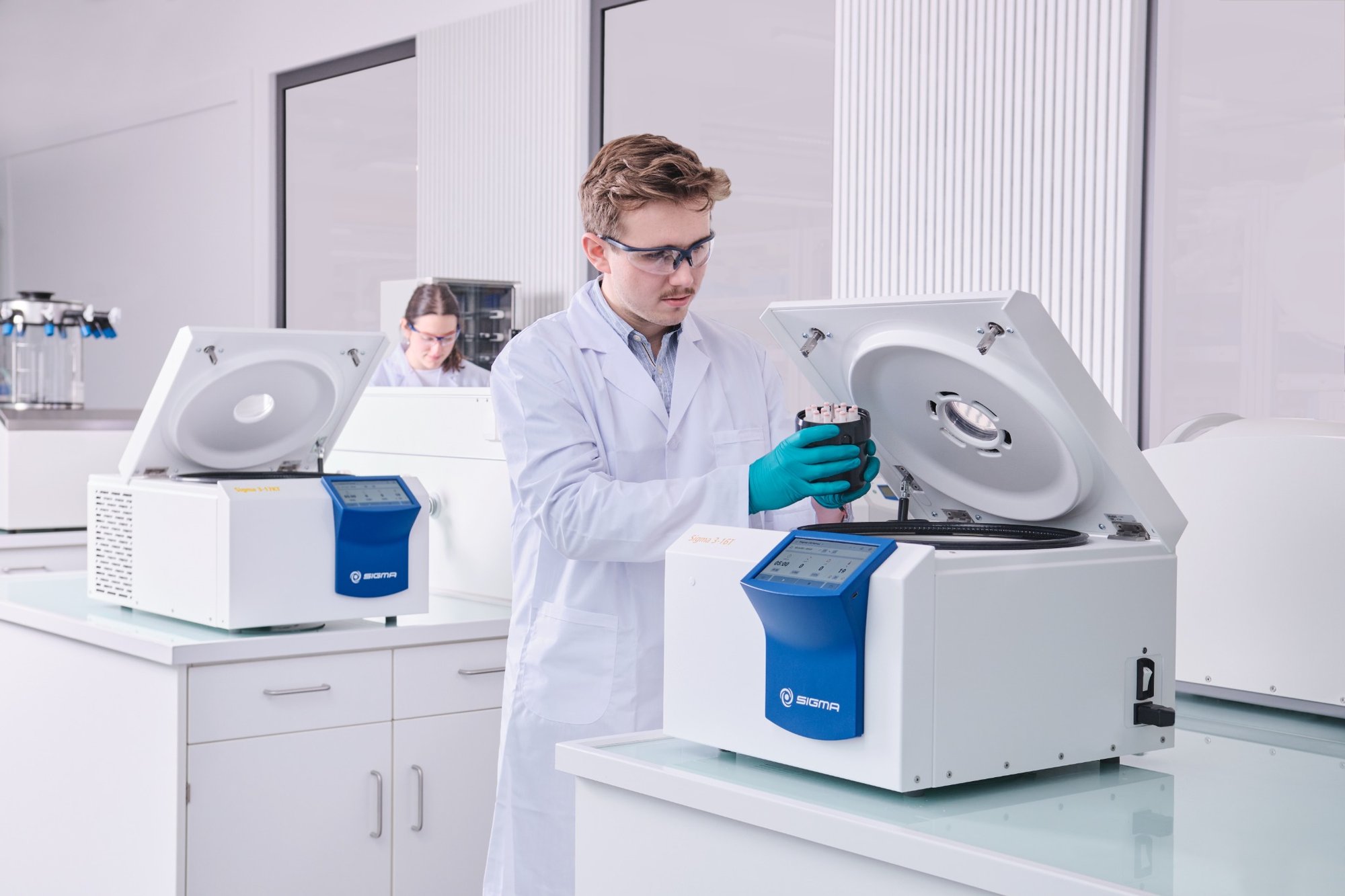 Sigma 3-16T laboratóriumi asztali centrifuga